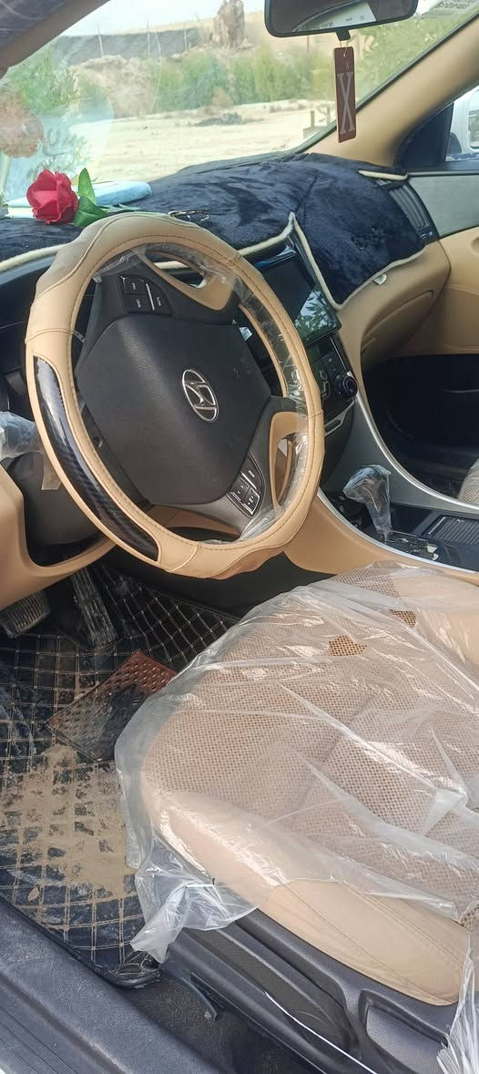 السلام عليكم سوناته موديل 12 خليجيه نضيفه كلش ماشيه 100 رقم سليمانيه بيها بس بنيد والهلال الجاملغ خلفي  *********** السعر 128
