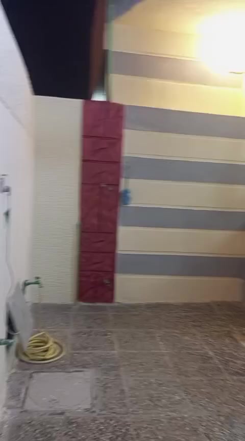 سلام عليكم ورحمة الله وبركاته بيت للبيع ١٠٠ متر حميديه شارع المدرسه خدمات كامله *********** تواصل واتساب
