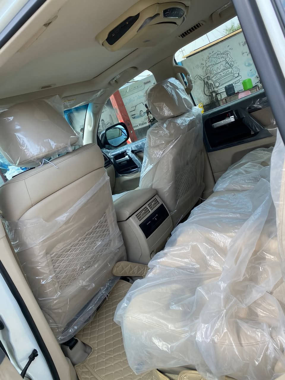 للبيع لاند كروزر جكسارة 2021 بريم اصل

ماشية 30 الف كيلو حقيقي 

رقم بغداد الماني بأسمي 

تحويل ثاني يوم 

كفالة عامة صبغ وتبديل وبارد 

طفاية بلادي وكل التفاصيل مال بريم معروفة 

السعر 622 وبيهه شي بسيط حك الجية 

***********  الخاص موجود والتعليقات موجوده والواتساب موجود
