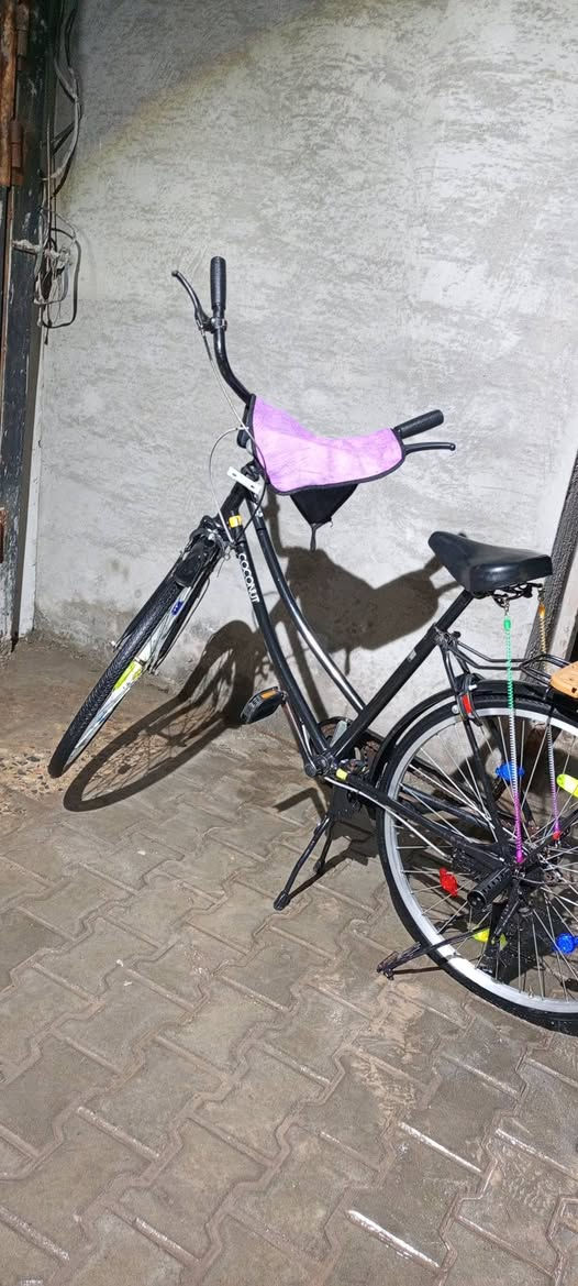 سلام عليكم باسكل بناتي اصلي حاويه ياباني كله مختم نزلته قبل فتره ب125 ملاحضه بي فقط كم شخط و وياله كله عدله كله عدله مالته موديل 2017 مكاني بغداد الشعله هاذ رقمي بي واتساب *********** سعره 100 وبي مجاله باسكل كله بلادي
