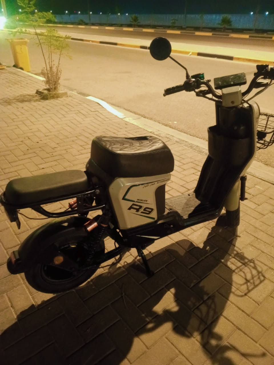 للبيع 
دراجه شحن R9
بطارياتهه دبل نص عمر 
السعر ب280
***********
