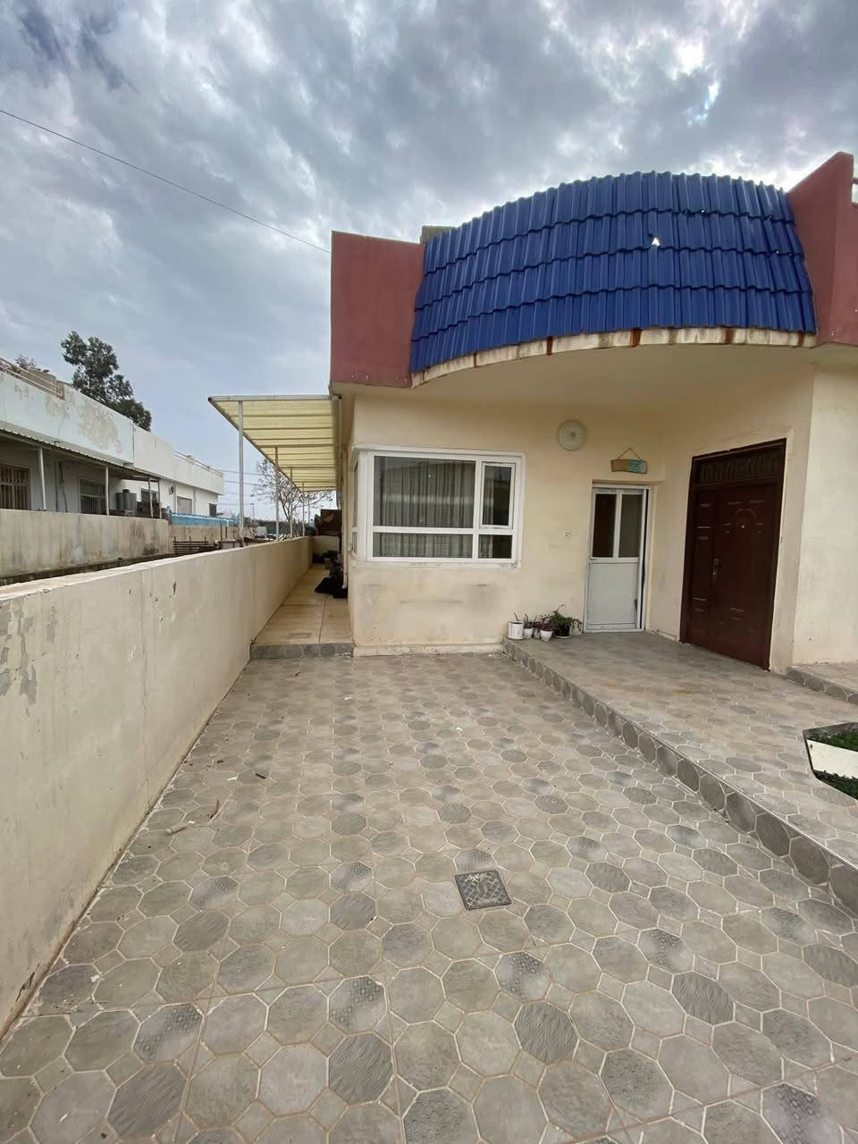 عرض حصري من عقارات #غازي_ميرانى دار للبيع في مجمع #شاهان_ستي  الواقع ع شارع ال150 مباشر مساحه  200مً طابق واحد 
____________________________
غرفتين نوم 
صاله
استقبال 
مطبخ 
صحيات 
كراج/حديقه 
____________________
السعر 7 دفاتر و40 ورقه وبي مجال 
التسجيل مباشر للكل 
المجمع كامل خدمااات 
________________
للاتسفسار اكثر اتصل 
***********
***********
***********
او زياره موقع الشركه سايدين لاوان بيوت المهندسين عقارات غازي ميرانى
