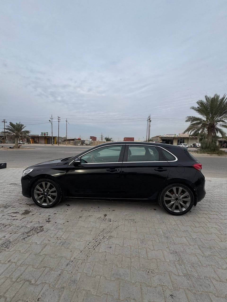 النتره ١٨ بيه بس بارد بدون حادث وتنقيص بالمكينه كلش ضعيف وباقي تجي بعينك وتشوف سنويه ٢٧ السعر ٨٧ بيه مجال المكان بصره قضاء الدير رقم الهاتف ***********
