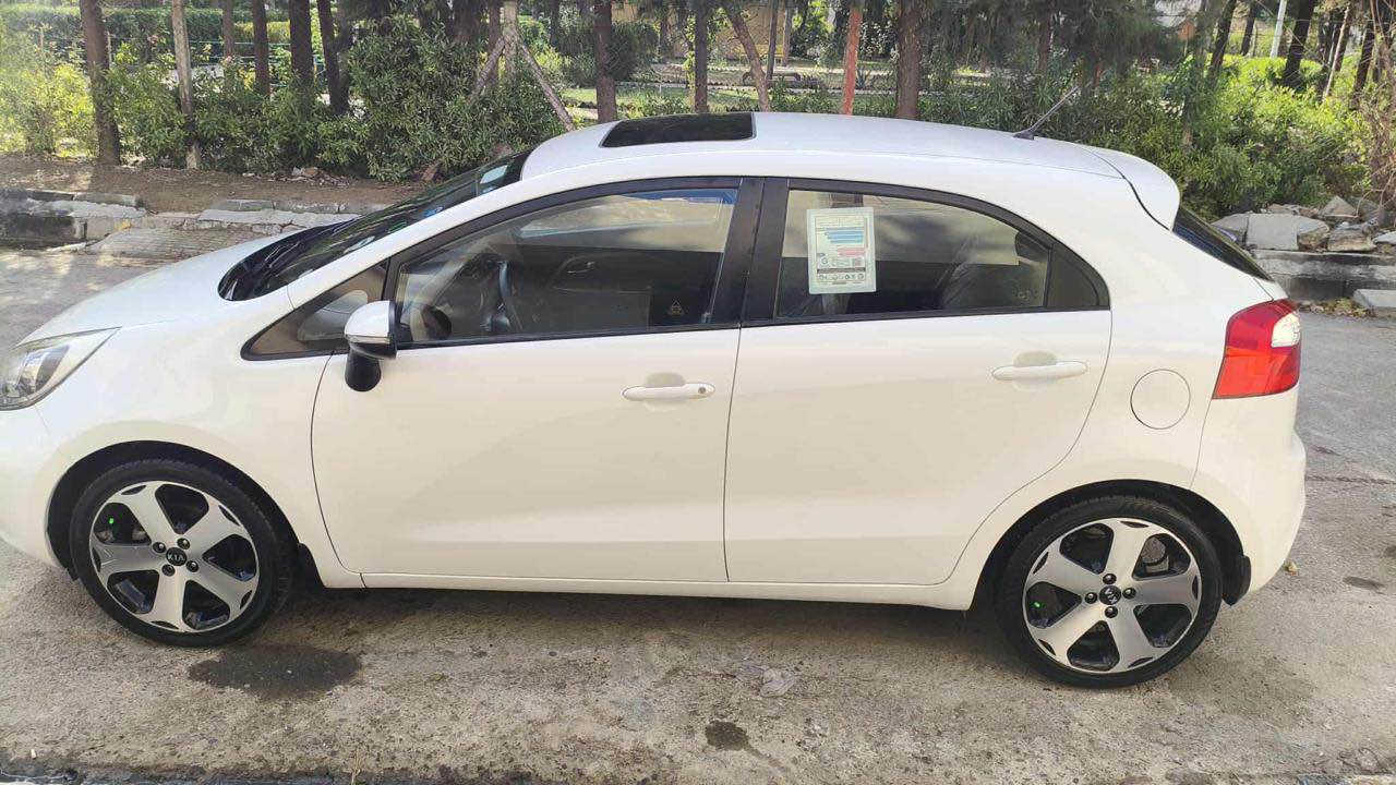 كيا ريؤ2013 بو فرؤشتن سه ياره كه فول فول موسفات قه بات سبوخ هيج  نيه  ليدرانيش نيه سه ياره كه سلايده جواره جام كاربي ئايبات كاميره عساس  ده بل كيره ناو قايسي abs جواره تايه نوي سه ياره كه كيره مه كينه ته بريده هه موو به شه رت هه موو كياني به شه رت سه ياره كه هه زه سه نه وي ره قام هه موو نوي 160 هه زاره عقيقي رؤيشته وه بو زانياري زياتره به يوانده بكه به *********** أربيل, العراق
