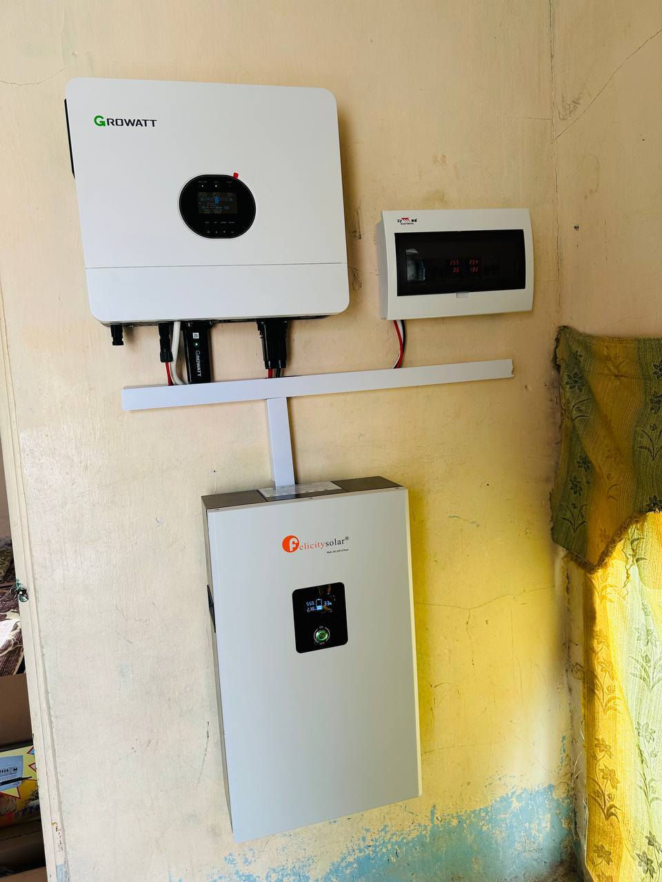 جانب من أعمالنا – شركة آشور للطاقة الشمسية
تم بحمد الله ربط منظومة طاقة شمسية في #طق_طق /   بكفاءة عالية وتشغيل مستقر
🔹 مكونات المنظومة:
▪️ 3ألواح شمسية (إيرا)
▪️ بطارية ليثيوم 5 كيلو واط فلستي
▪️ إنفرتر 6كيلو واط كرواط
⚡ الأداء:
🔸 6 أمبير نهاري
🔸 5 أمبير ليلي
نضمن لكم طاقة مستمرة وتوفير عالي واعتمادية بكل الأوقات
📍 العنوان: أسديرة عليا
👤 بإدارة: أحمد البوحسيب
📞 رقم الهاتف: ***********
آشور للطاقة الشمسية… نكافح الظلام بالطاقة النظيفة
#آشور_للطاقة_الشمسية
#الشرقاط
#سديره_سفلى
#أسديرة_عليا
#الطاقة_الشمسية
#طاقة_نظيفة
