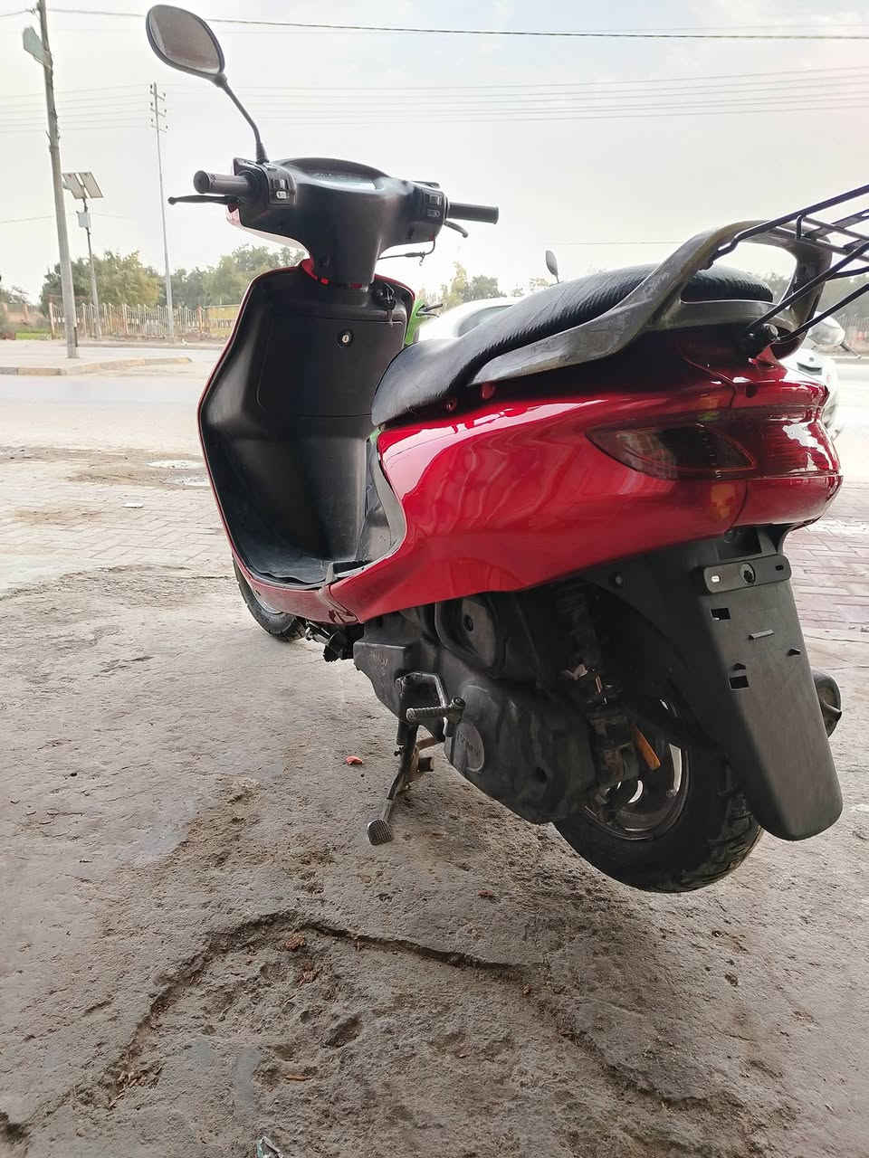 سلام عليكم فراشه للبيع مكينه مامفتوحه كهربائيات كلها شغاله سعر 550وبيها مجال مكان نجف ***********
