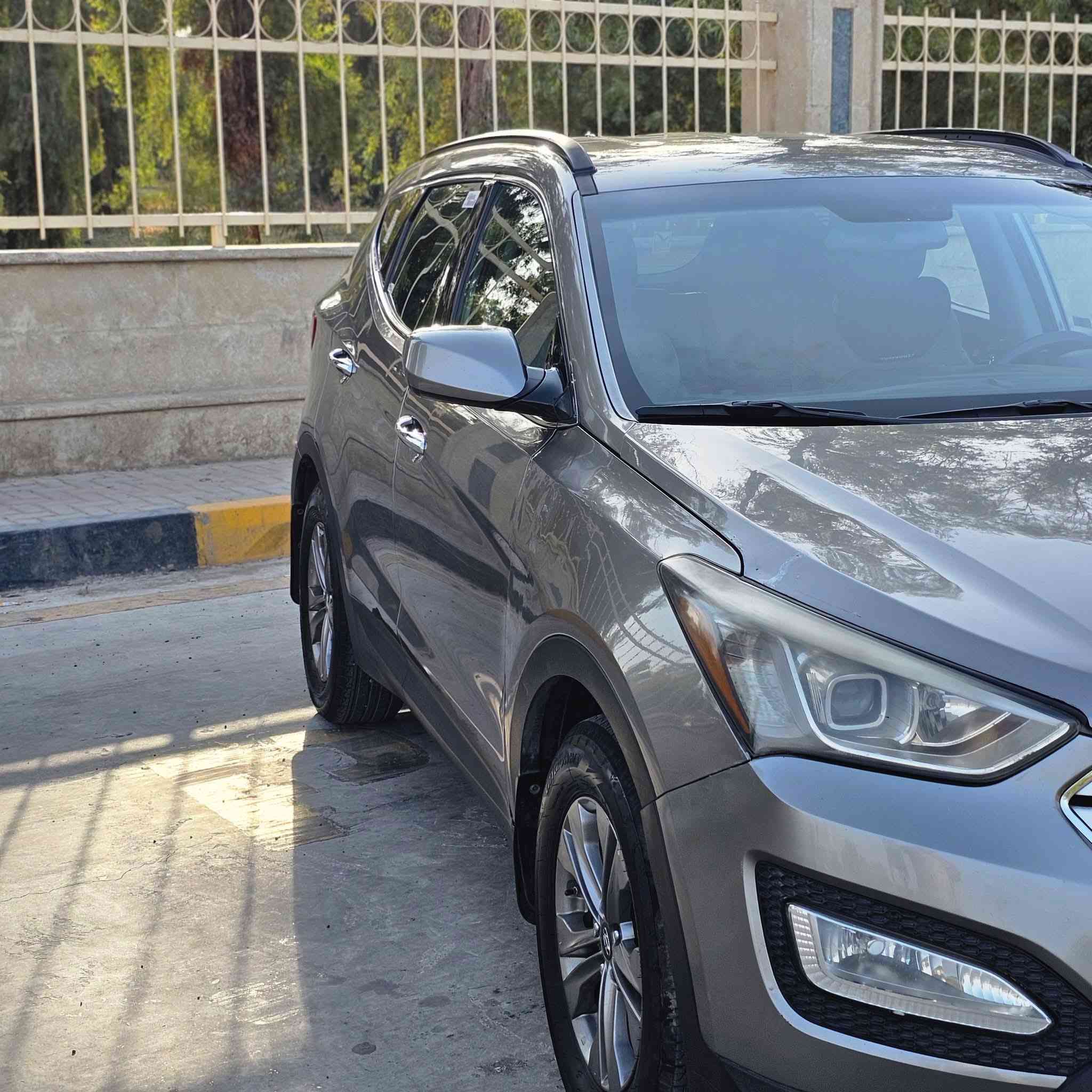 سنتافي ٢٠١٦
حادثها موضح بل صوره  بدون ايربك
بدون صبغ فقط تعديل بارد 

محرك كير طخم ايطارات  باتري جديد باقي التفصيل بشرط  سعر ١٥٢ وبيها مجال
***********
***********
اسامة السيد Majid R AlMashhadanii
