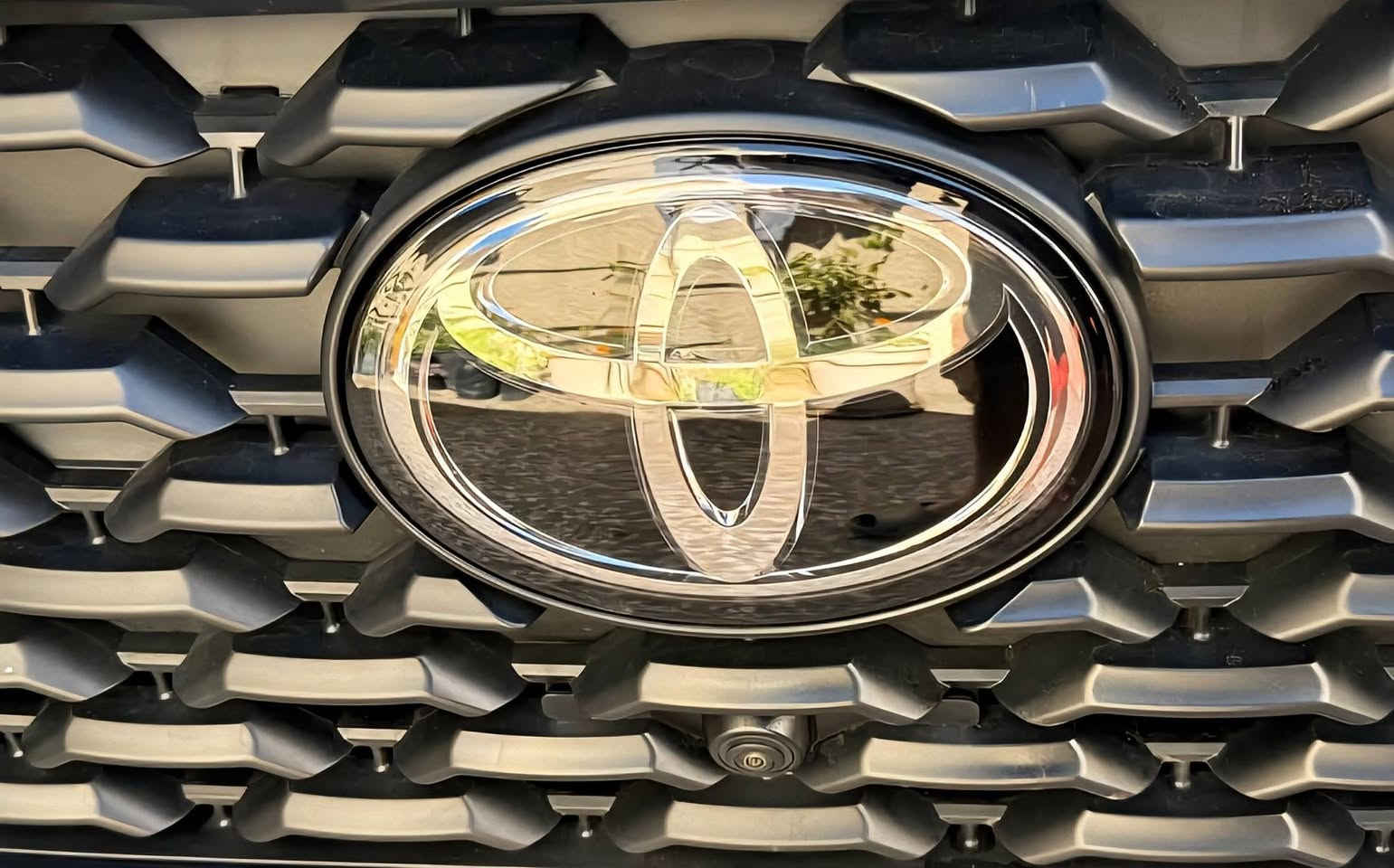 كورلا كروس موديل 2025
بحالة الزيرو ممشى قليل جدا
- كاميرا محيطيه 360 
-رادار
-تحديد مسار
-تحكم ستيرن
مودات سياقة
محرك 2000 هايبرد
سنوية جديدة رقم بغداد
تحويل مباشر
-بحالة الزيرو
قطعتين تبريد
حساس اطارات
ويل كب حجم 17
بصمه تشغيل
بصمة ابواب (دخول ذكي)
بصمة صندق( صندوق كهربائي)
فتحه
شاحن لاسلكي
مقاعد جلد لونين
حمالات
شاشه اندرويد اوتو كار بلي
السياره بحاله الزيرو
***********
