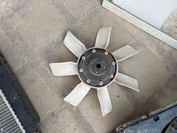 سلام عليكم غراض مال سياره للبيع
كشنات جنبي نيسان قلاب هنا وغراضهن 
راديتر جنبي ناصي نضيفه 
كلج مروحه 
ومروحه كهربائيه 
مسجل كوستر 
*********** 
مكاني.  بابل
