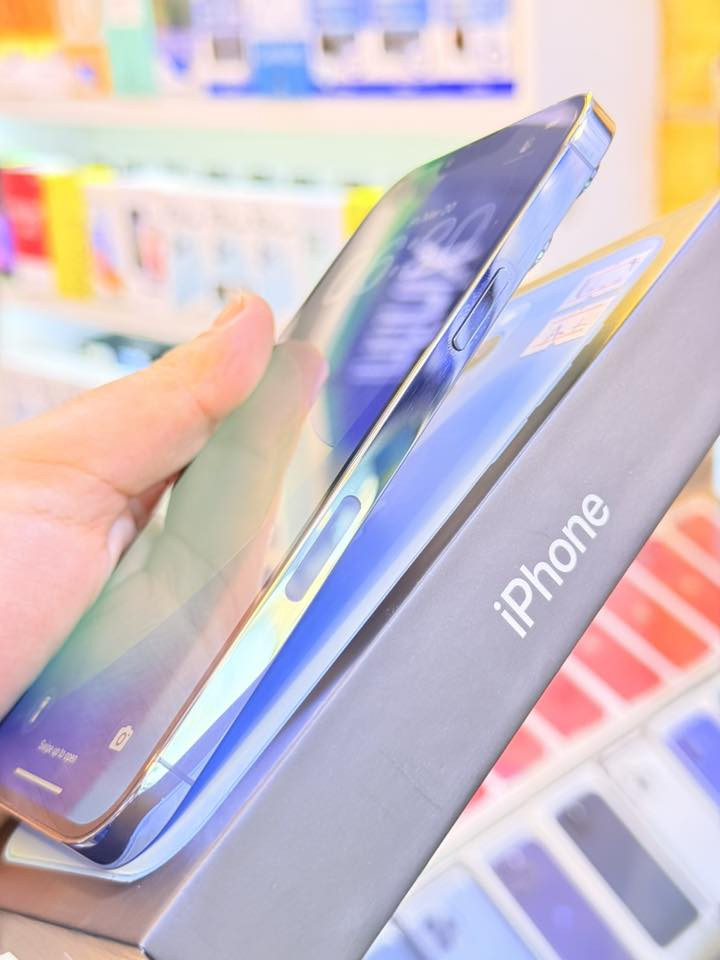 ايفون 13برو ماكس ذاكره واحد تيرا يعني الف كيكه بطاريه 90جهاز اخو حديد زلغ واحد مابي وتر بروف جهاز بمعنه كلامه نضيف نموذج Mاصلي لا مفتوح ولا مصلح ملحقات كامله ضمان 5ايام من مركز سعر 775الف قفله من الاخير 
بغداد البياع شارع عشرين مكتب ماستر للمبايل 
***********
