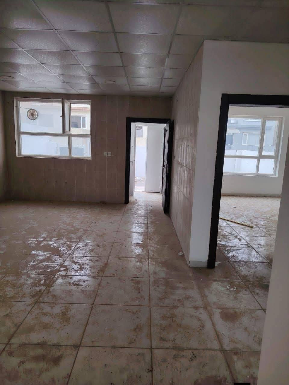 عندي بيت فی سلیمانیە
للبيع 200 متر    سعر 4دفتر 85ورقە 
يحتوي البيت علئ 2 غرف نوم
صاله _ مطبخ _ صحيات 
يحتوي على حديقة كراج 
   ماء كارباء خدمات 24ساعە
المنطقة رابرين
الاستفسار 📞 علئ الرقم
  اتحول اسم ای واحد عراقی 
تلفون ـ واتساب ***********
