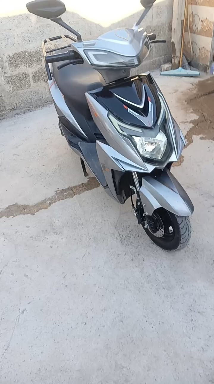 سلام عليكم درجة شحن لبيع  بيه املف عاطل
***********

