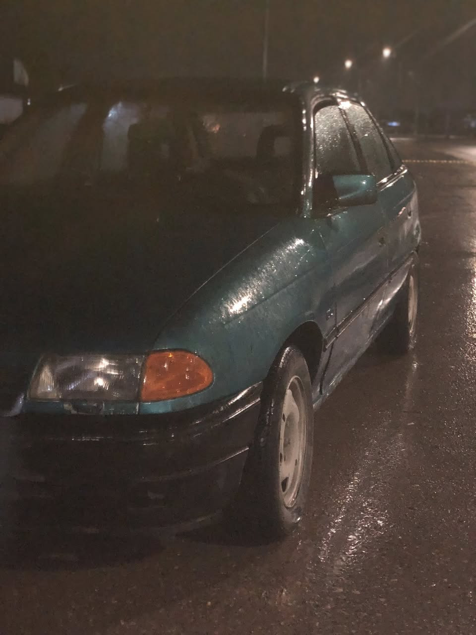 اوبل استرا موديل 1993محرك 1800 كير اوتو  السياره خير من الله كشنات كهربائيات كله شغال عنوان واسط قضاء الصويرا سياره جاهزه من كلشي وماتصرف عليها ولا ربع السعر 36$ وبيها مجال قليل ‪ الاستفسار اكثر 
هذا الواتساب و التصال 0788 270 9201‬
