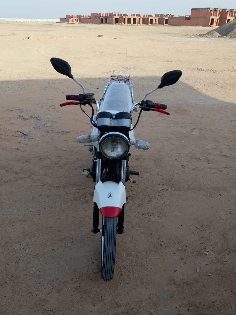 السلام عليكم /للبيع دراجه هيوشه  اوراقه منفيس الدراجه حيل نظيفه السعر600وبيها مجال/***********
