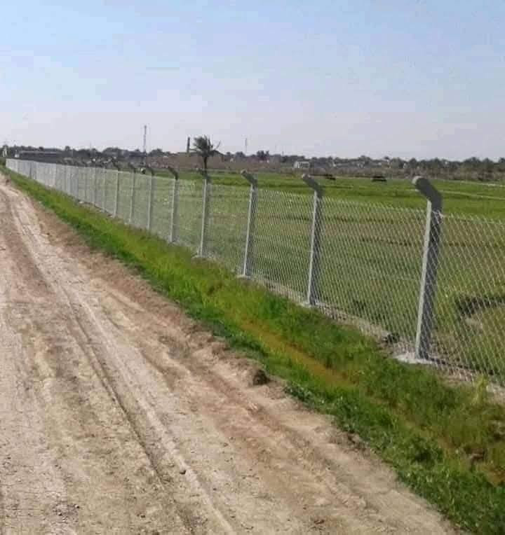 الى اصحاب البساتين و الحقول و كذلك البيوت يتوفر لدينا دنك كونكريت للطالب والاستفسار.  الاتصال على الرقم ***********
