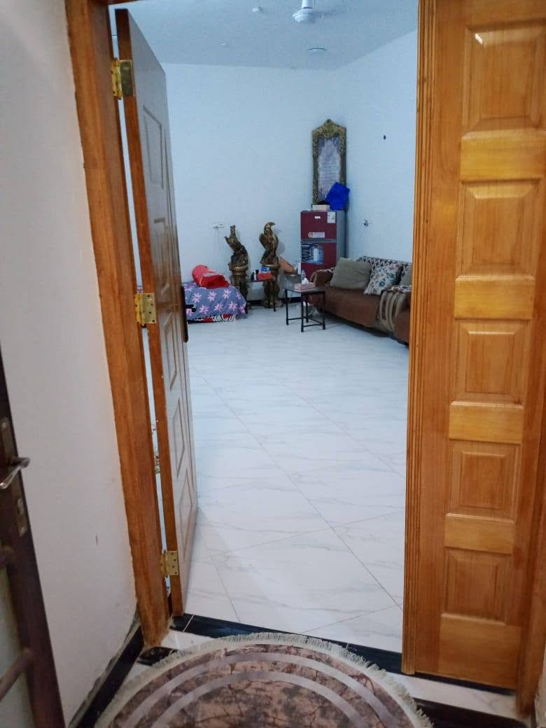 سلام عليكم
بيت للبيع المساحه 240م طابو أسهم بناء حديث طابوق صب كونكريت ثاني بيت عن الشارع العام العنوان شارع السفينه للإستفسار اتصل ***********
