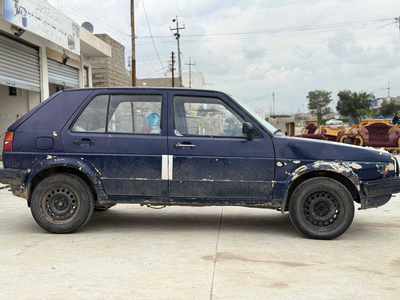 سلام و عليكم 
كولف للبيع
موديل:1991
سنوية مشروع وطني منتهي
سعر20 وةرقة و بيها مجال
*********** كركوك, العراق
