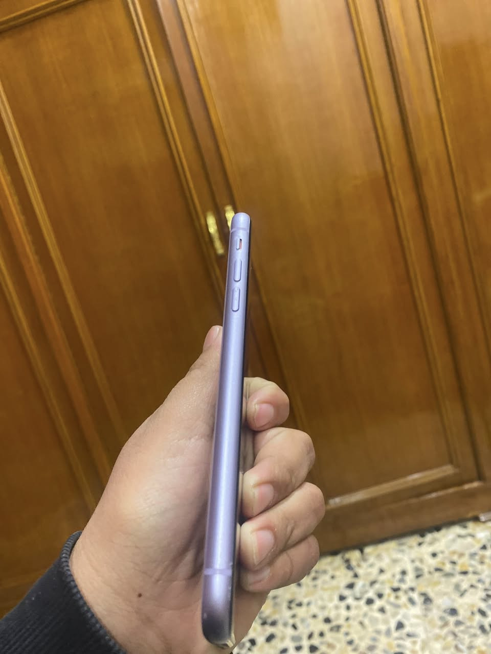 سلام عليكم آيفون 11عادي جهاز وتر ما ملعوب بي مكفول بطارية 86ذاكرة64جهاز جديد كلش السعر 225وبي مجال قليل كلش مكاني حي اور رقم للاتصال ***********
