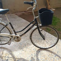 بايسكل معروض للبيع حجم 26كير لون اسود نضيف كلشي ميعوزه بريكات تايرات ح...