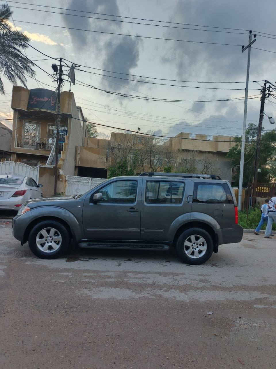 ‏السلام عليكم نيسان باثفندر وارد امريكي موديل 2009 لون رصاصي حادث جاملغ الامامي بنيد شواصي مكفوله ولغود مكفوله فول مواصفات دشبول ارمادا فتحه سقف شاشا كامره خلفيه حساسات خلفيه سياره احلا من الصور مكينه وكير مكفولات مكينه 6سلندر 4000 تبريد مركزي 3قطع ثلج سياره عائليه سبعه راكب 4X4 فور ويل تحكم ستيرن جهتين كرسي السائق كهرباء صدر امامي خلفي جيد سياره جاهزه رقم بغداد دولي بسمي تحويل مباشر السعر 98 وبيها مجال بسيط الاتصال *********** مكان بغداد 
‏ بغداد, العراق
