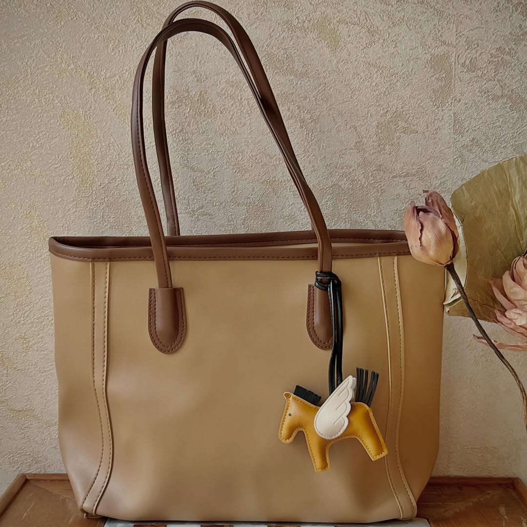 حقيبة جلد لطيفة🐝💐
السعر :10 الف 🌸
القياسات :27*37 cm 🩷


**إذا كنت صاحب هذا الإعلان وتريد حذفه لأي سبب، رجاءا أرسل رسالة إلى الدعم الفني**