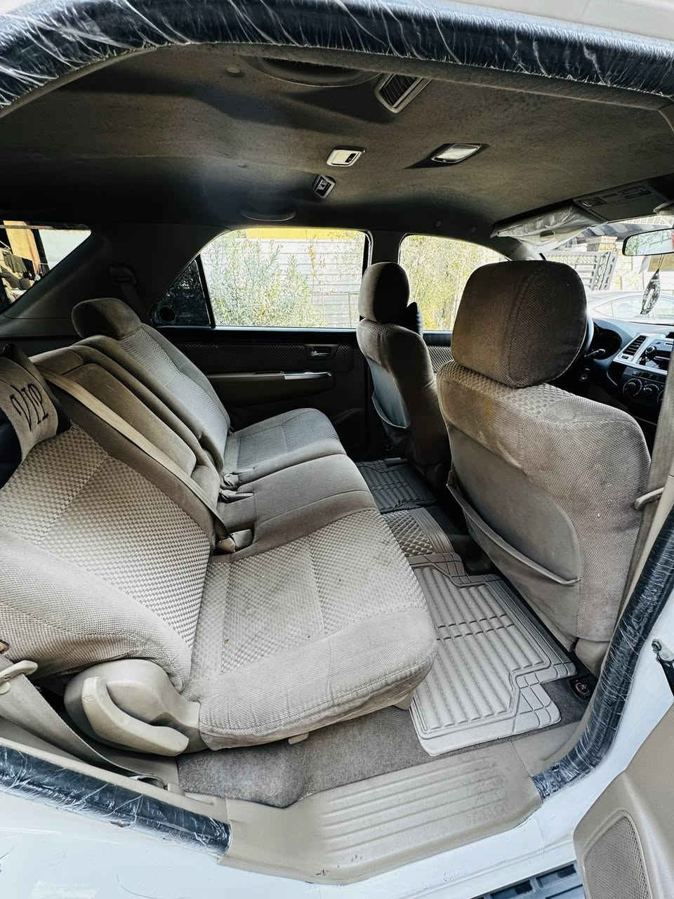 سلام عليكم
فورجنر 2015 
2700 4 سلندر
7 راكب 3 قطع تبريد 
EXR
سعر 230 وبيه مجال
للاستفسار ***********
