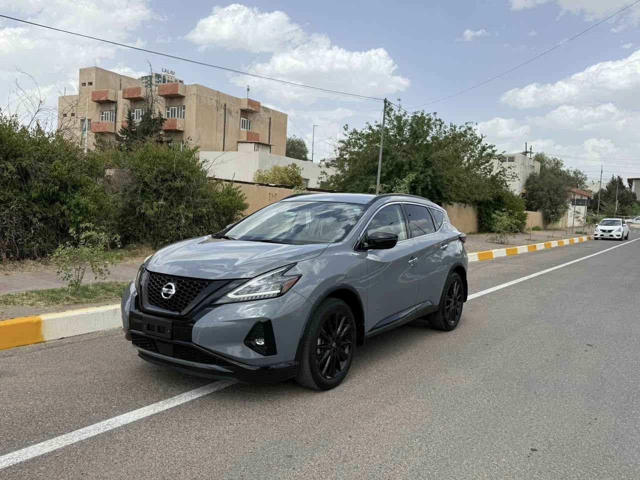 السيارة : -NISSAN MURANO SV AWD MIDNIGHT 
مودیل: ٢٠٢٣
ماشية:- 40 الف
محرك:- ٦ سلند  ٣.٥ 
مواصفات :-SV midnight
حادث : بس واحد جاملغ شویە pdr 
ملاحظة :  رقم شاصي صور حادث منشور  

5N1AZ2BS7PC119074
مكان سيارة : اربيل 
تفاصيل اكثر الاتصال علی ارقام التاليه 

كورك : ***********
اسيا : ***********
