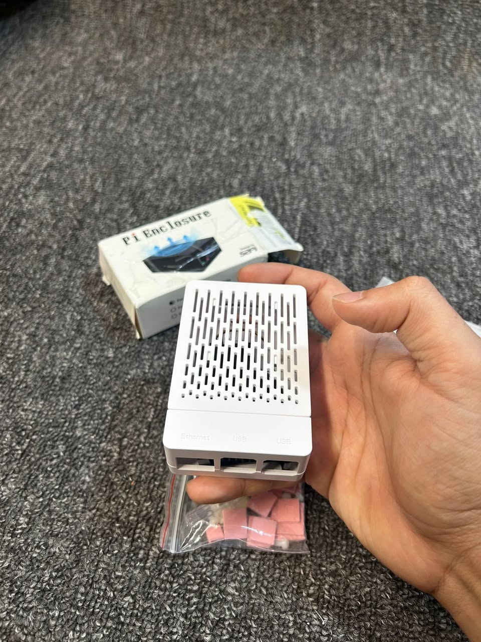 فان + هيتسنك رازبيري باي 5 
Fan cover Raspberry Pi 5 
اللون ابيض 
جديد غير مستخدم


**إذا كنت صاحب هذا الإعلان وتريد حذفه لأي سبب، رجاءا أرسل رسالة إلى الدعم الفني**