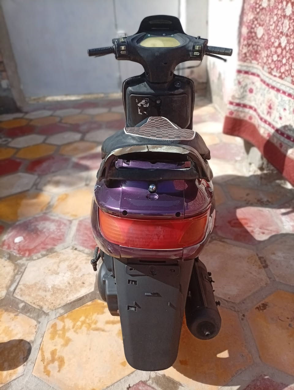 السلام عليكم دراجه فراشه للبيع حلوة ونضيفه السعر 350 وبيه مجال مكان بابل  الشراي يتفضل خاص ويتدلل ***********
