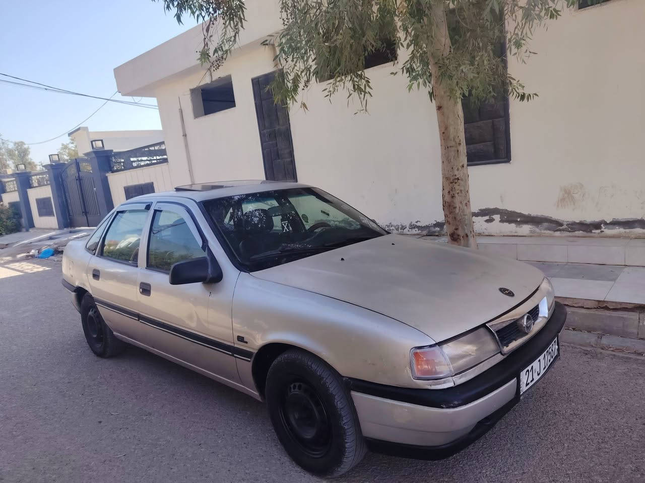 سياره اوبل فكترا موديل 91 حجم 18 سياره نظيفه كولشي مابي شرط بدون ضربه سنويه جديد لل 2030بي دفتر بنزين كهربائية كلها شغال تخم صدر جديد سعر 40وبي مجال بسيط عنوان كركوك رقم هاتف ***********
