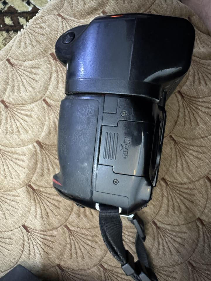 السلام عليكم كامرا نيكون للبيع
5200 كامره   سعر 350 وبهي مجال 

 الي يريدها يتصل عل رقم 

***********
