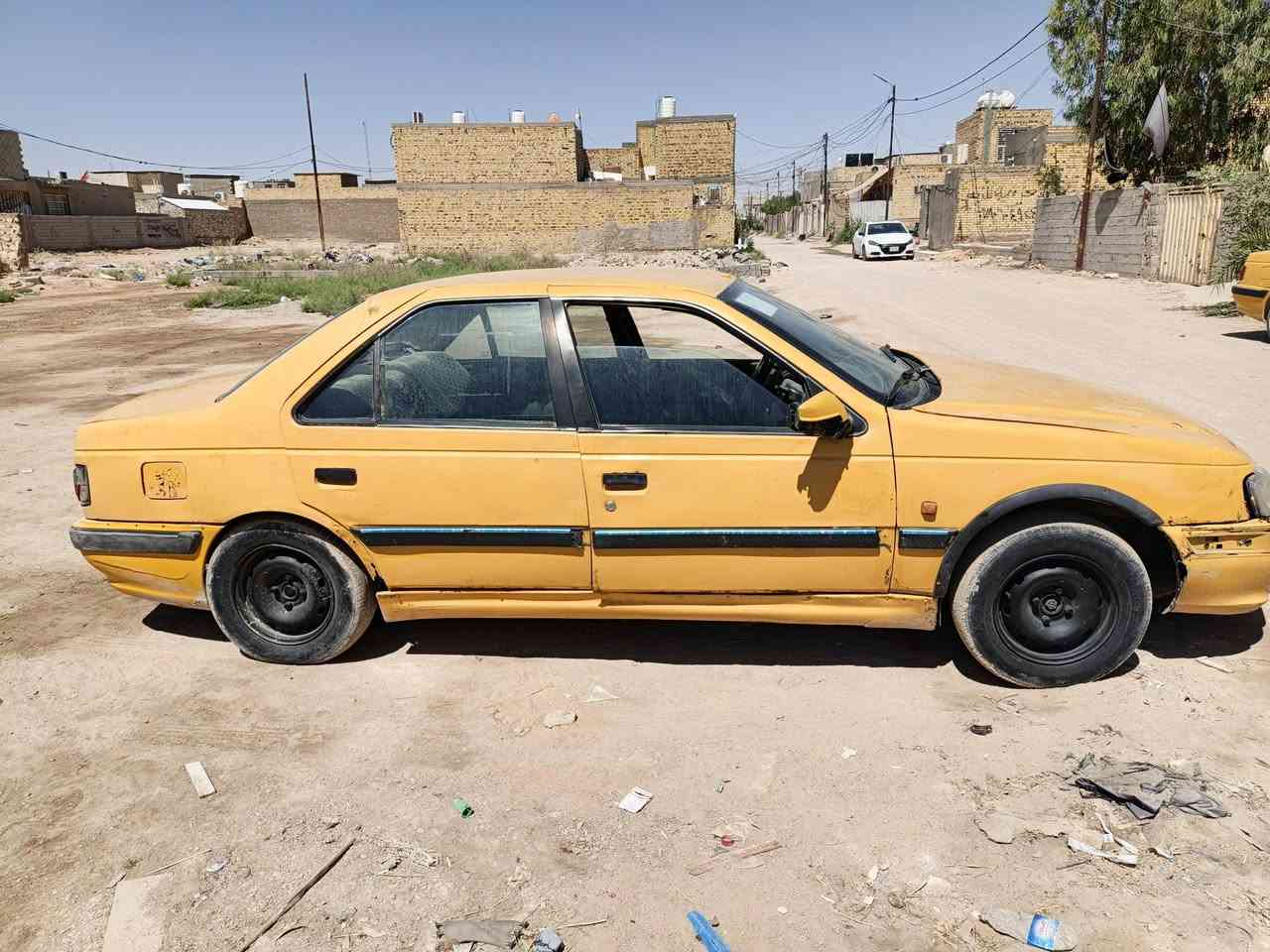 لسلام عليكم ورحمة الله وبركاته للبيع موديل 12 رقم بصره احمر سنويه عضم لسعر 10 هل موجود مكاتبه طلب وسرقه محرك وكير جدد عنوان نجف ***********
