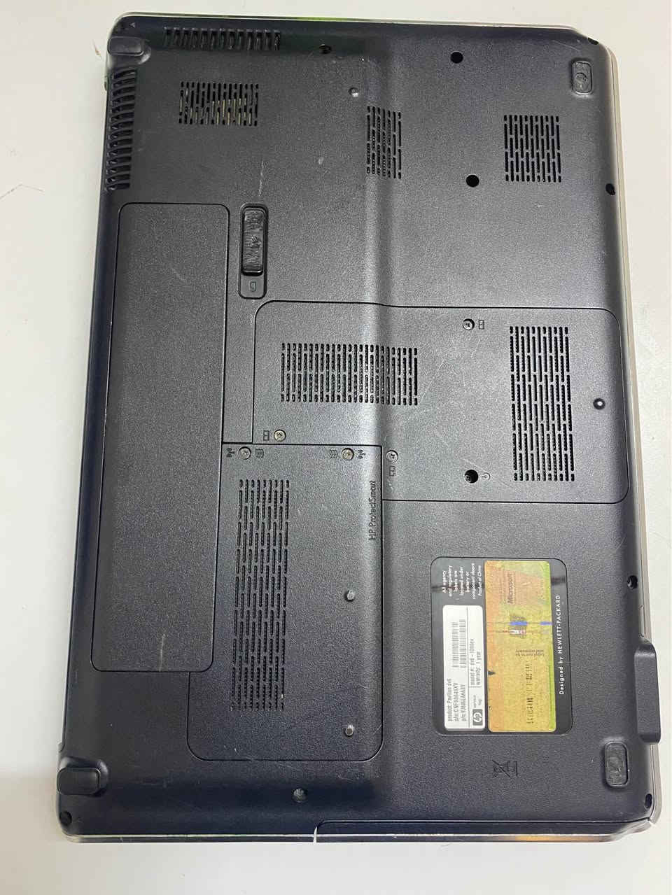 80الف وبيه مجال لابتوب HP Pavilion dv6 الجهاز نظيف ومستعمل بعناية، تم عمل صيانة كاملة وتنظيف داخلي له، وتنصيب نظام جديد
⚙️ المواصفات
 المعالج (CPU): Intel Core 2 Duo P8800 بسرعة 2.66\text{ GHz} (معالج قوي واعتمادي جداً).
 الذاكرة (RAM): 4GB RAM (تضمن استجابة سريعة وسلاسة في التنقل).
 النظام (OS): ويندوز 10 محدث بالكامل مع كافة التعاريف الرسمية الحديثة.
 الملحقات: يأتي مع الشاحن الأصلي الخاص به
🎮 قسم الألعاب (تشغيل ببجي وألعاب مميزة):
الجهاز ممتاز لتشغيل الألعاب والمتوسطة
 لعبة ببجي (PUBG Mobile): يمكن تشغيلها
 ألعاب شهيرة أخرى: تشغيل ألعاب مثل Counter-Strike و GTA San Andreas و Need for Speedبكفاءة والعاب اخرى
🎯 الاستخدامات اليومية الممتازة للجهاز:
 الدراسة والتعليم: مثالي جداً للطلاب للمحاضرات، البحوث، والدراسة أونلاين.
 الأعمال المكتبية: سريع جداً في تصفح الإنترنت، فتح مواقع التواصل، واستخدام برامج الـ Office (ورد، إكسل).
 الترفيه المنزلي: ممتاز لمشاهدة الأفلام واليوتيوب بدقة عالية بفضل شاشته الواضحة وصوت الـ SRS النقي.
⚠️ ملاحظة هامة جداً (للأمانة وثقة البيع)
الإنترنت يعمل على الجهاز بسرعة واستقرار تام عبر كابل الشبكة الأرضي (Ethernet) والواي فاي الداخلي يحتاج فقط لتفعيل الجهاز لقطة ويفيد جداً للاستخدام المنزلي أو المكتبي الثابت على الكابل لانه بطاريه الجهاز ميته ويحتاج على بطاريه جديده او ربطه على الشاحن طوال الاستخدام ولن تحتاج لبطاريه
 📍 الموقع: أربيل لاوان ستي (التسليم مباشر ومتاح فحص وتجربة الجهاز قبل الشراء)
 💰 السعر: [80] الف (وبيه مجال للشراي الفوري الجاد) أربيل, العراق


**إذا كنت صاحب هذا الإعلان وتريد حذفه لأي سبب، رجاءا أرسل رسالة إلى الدعم الفني**