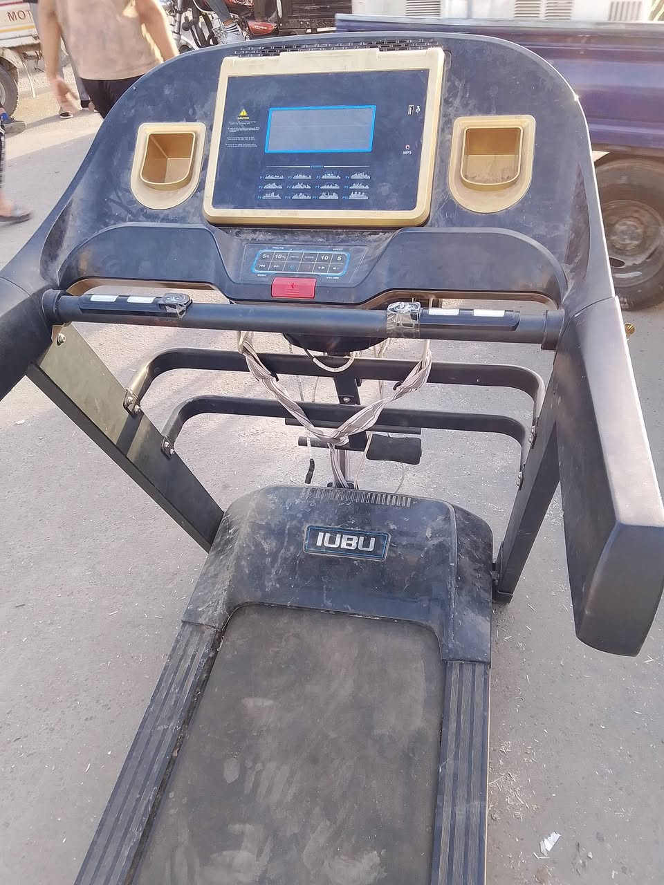 سلام عليكم جهاز لبيع جان متروك بل منزل ما مشغلينه صاله هواي ما نعرف يشتغل لا هسا وسعره جداً مناسب موجود بل الاورفلي ولجهاز نضيف كلش بس متروك اليحب هاذا رقمي ***********
