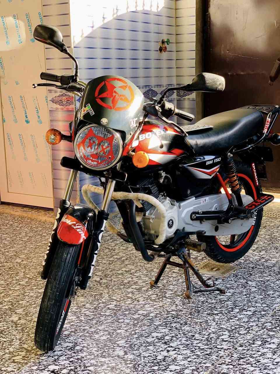 السلام عليكم دراجة بوكسر مرقم سنوية ولوحة انكليزي رقم ديالى موديل 2022 مكفولة كفالة عامة تحويل ثاني يوم ماشية 11000 دراجة كلش نظيفة كهربائيات كلها شغالة مابيها اي شي نقص السعر 2.100
العنوان ديالئ - كنعان 
اتصال او واتساب ***********
