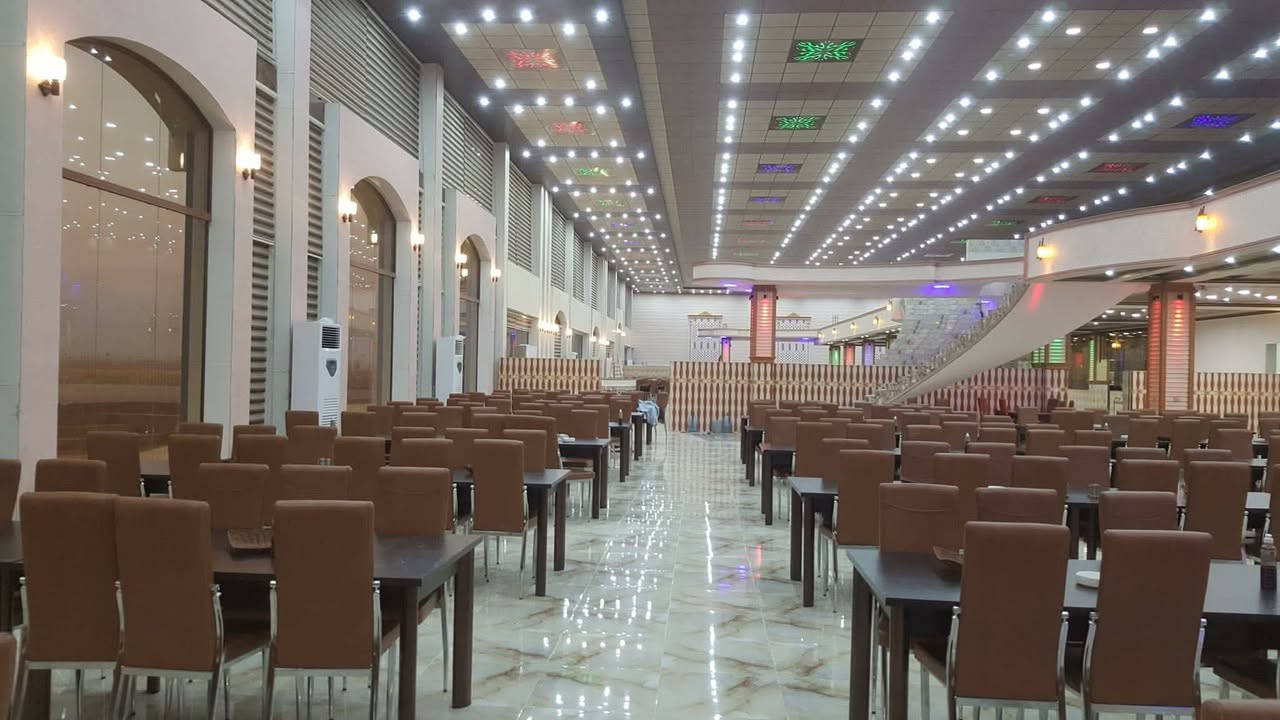 مطعم للبيع 🚨 على طريق كركوك بغداد
المساحة 6 دوانم طابو زراعي حق التصرف 
المطعم للبيع مع كافة ملحقاته بدون اي نقص فقط تجي تجيب كادر وتفتح 
السعر المطلوب 💵
اكتب تم 
للاستفسار
***********
***********

