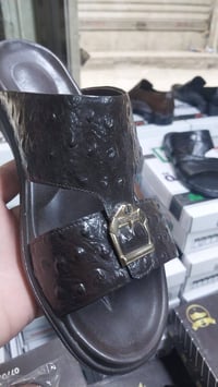 شحاط رجالي • جلد طبيعي • مقاس ٤٠-٤٥