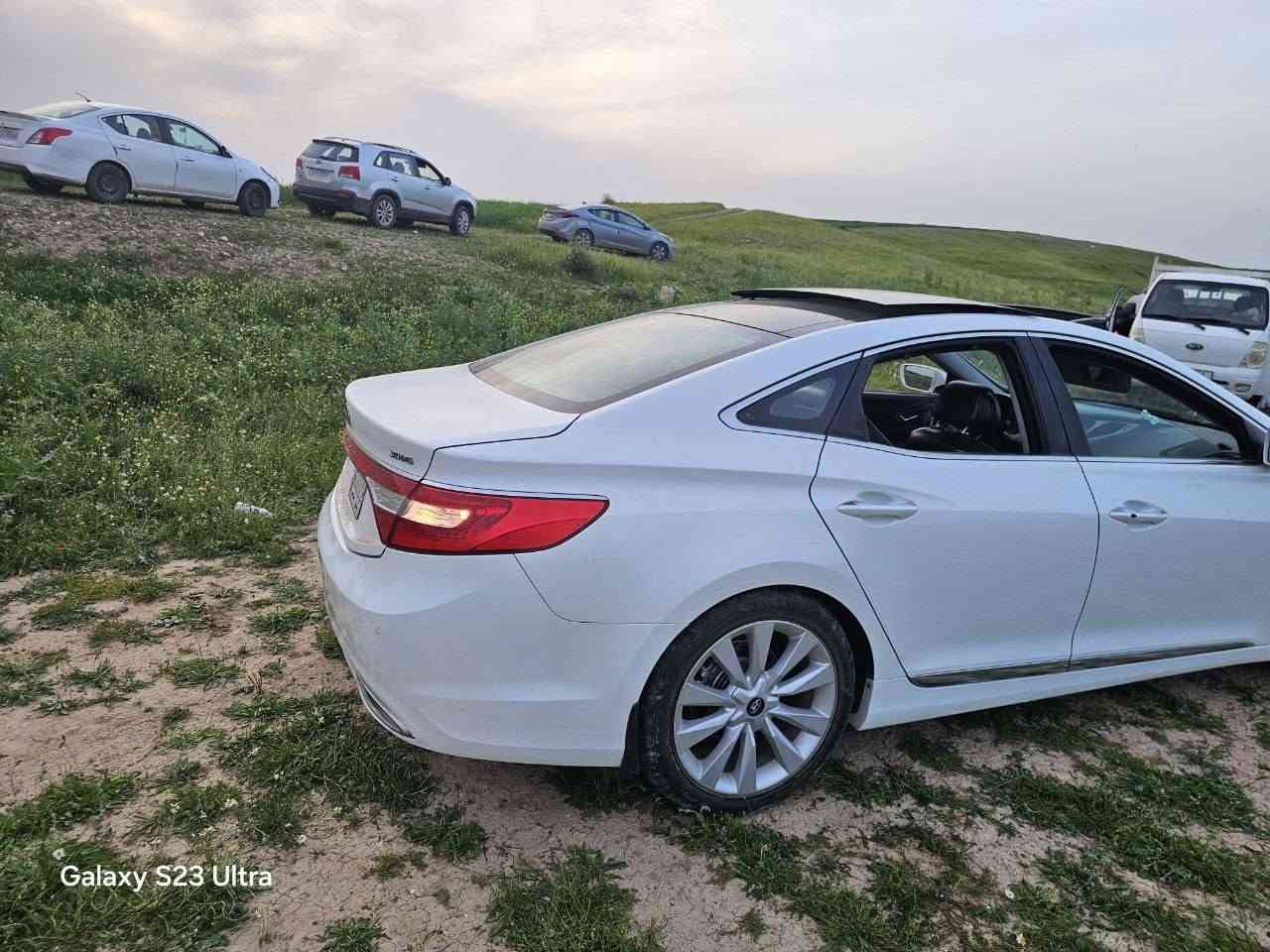 السلام عليكم
ازيرا ٢٠١٤
فول موصفات
بصمة
بونوراما 
حساسات خلفيه واماميه
كاميرا خلفيه
كشن جلد
كشن حار
السياره جاهزه
كلشي ماتصرف عليها
رقم الماني نينوى
عنوان السياره موصل
السعر 140 وبيها مجال بسيط 
***********
