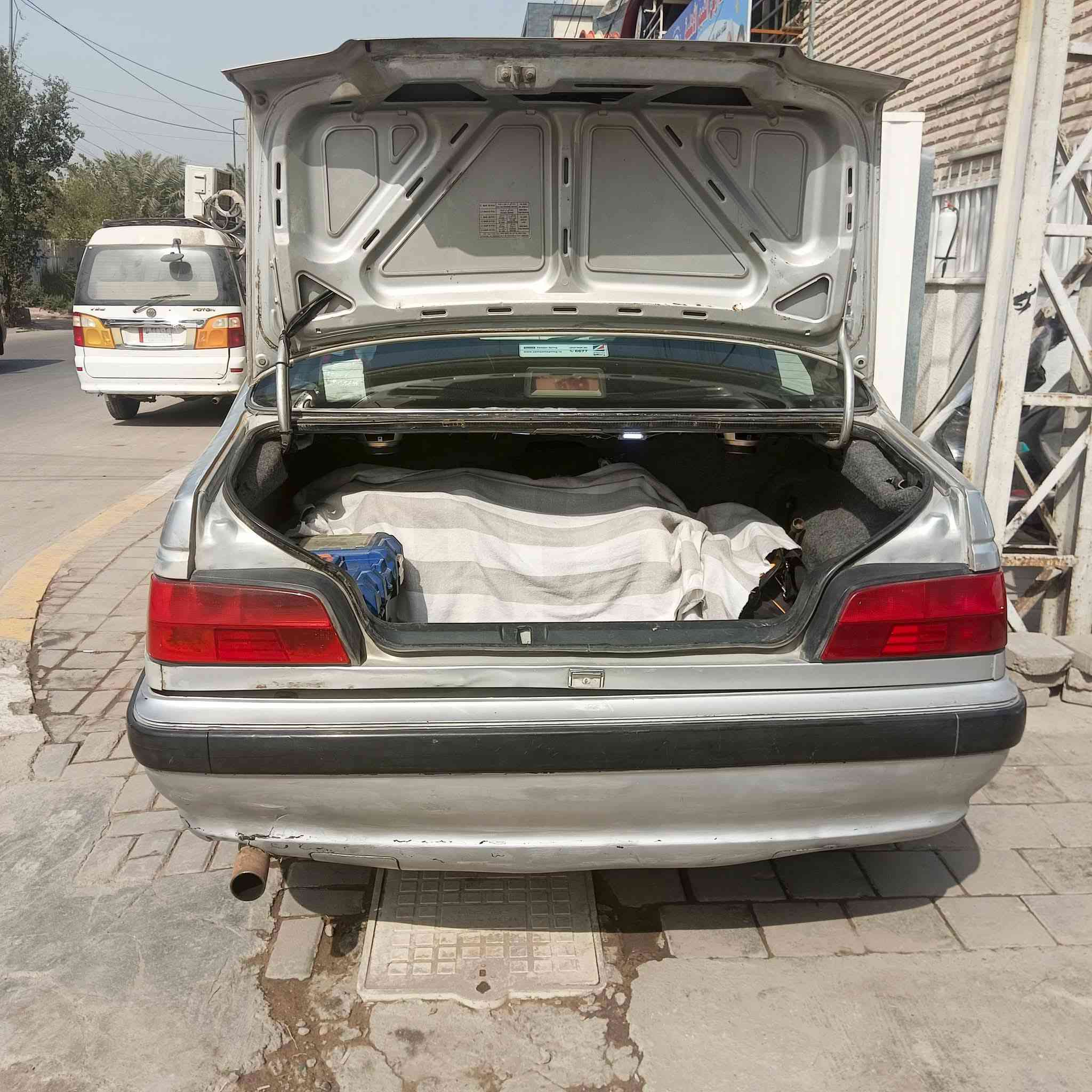 سلام عليكم بيجو بارص  بااسمي انكليزي وين متحب تتحول بغداد بااي محافظه موديل 12 بلاديه بدون صبغ ولا تبديل ولا خياس بس السياره بيها جراد بالقماره وبالصفاح تخم تاير هستوني شاده جديد سلف جديد مراوح جدد تبريد ثلج تدفئه شغاله حداديه كله جديده خلفي امامي عندي صوت خشن بالكور
لايت زنون دواخل كلش نظيفه  السعر قفل من الاخير 30 عنوان بغداد الري وره البياع ***********
