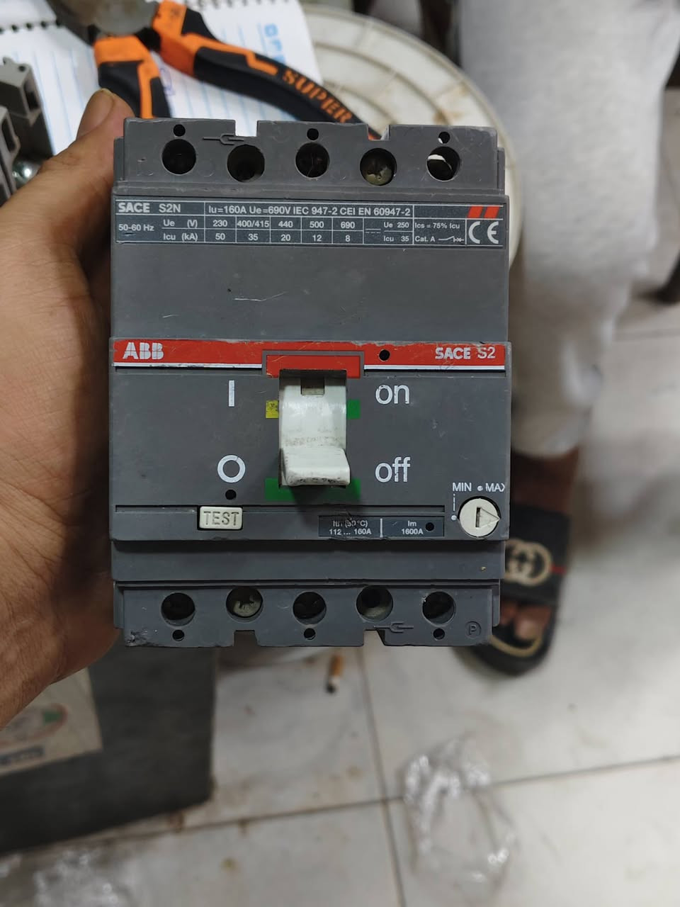 موجود كميه كبيره قواطع 
80و. 100. و125 و160 و250 امبير اصلي اصلي اصلي 
اشنيدر   abb وستنج هاوس 
Lsكوري 
مارلين جرين 
استعمال بحاله ممتازه 
بسعر محترم   
0121197052


**إذا كنت صاحب هذا الإعلان وتريد حذفه لأي سبب، رجاءا أرسل رسالة إلى الدعم الفني**