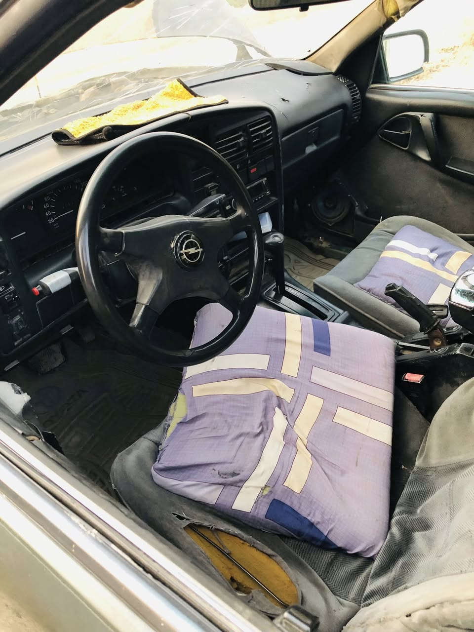 السلام عليكم 
اوميكا استيشن للبيع موديل ١٩٩٢ رقم ديالى سيارة بلادية 
السعر مليونين و٨٠٠ وبيها مجال *********** اتصال غير متواجد ع الفيس .تحويل مباشر
