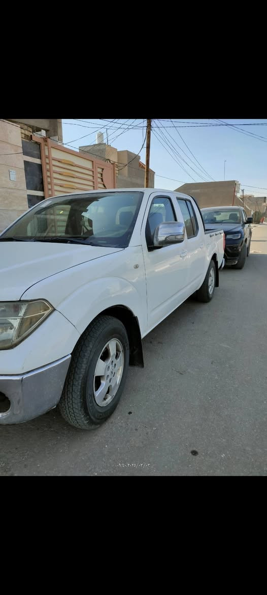 سلام عليكم سياره نيفارا موديل 2012 للبيع مكينه وكير vvt 6سلندر سياره بيها اربع قطع ابيع حزام بدون دواخل سياره دوشمه وحمام جديد وتبريد تدفئه شغال سياره خير من الله مداور ثاني يوم ***********
*********** سعر 103 وبيها مجال للشراي مكاني كربلاء
