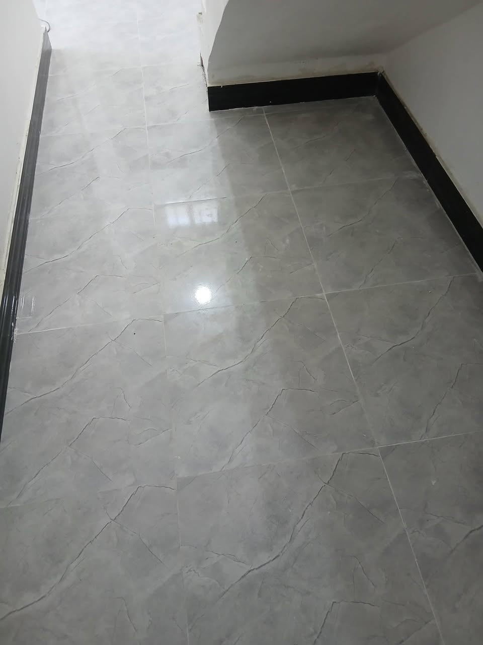 خلفه سيراميك ارضي جداري شغل الواح شغل مضبوط ومناسب والي ما عند اتساهل ويا اتصال ***********# واتساب متفرغ والتزام
