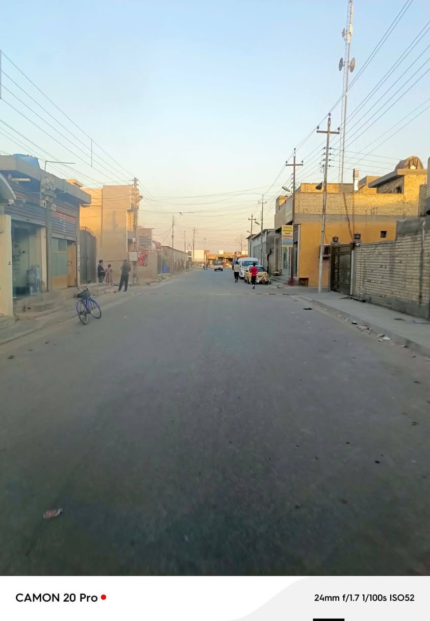 السلام عليكم 

دارين واحد بصف ثاني 

مساحه واحد 110 متر طابق ونص 

جاهز السكن فارق حالين جيب قراضك وتحول متصرف على الف دينار 

زراعي سند 25 كافه خدمات توضيح داخل فيديو 

سيراميك كاشي رضيه رفت 50 طابوق جمهوري سكف صب مسلح 

استغبال صاله كبيره منام 2

صحيات مع تانكي وكيزر وماكور جدد 

خلاطات ماء كهربائيات جاهز من كلشي 

دارين جاهزات سعر واحد 51 وبي مجال الشراي 

العنوان حي دجله قرب حي نصر بضر المعارض السيارات 

منطقه جاهزه وراقيه والبناء حديث البيهه

أي ستفسار تصل ***********
