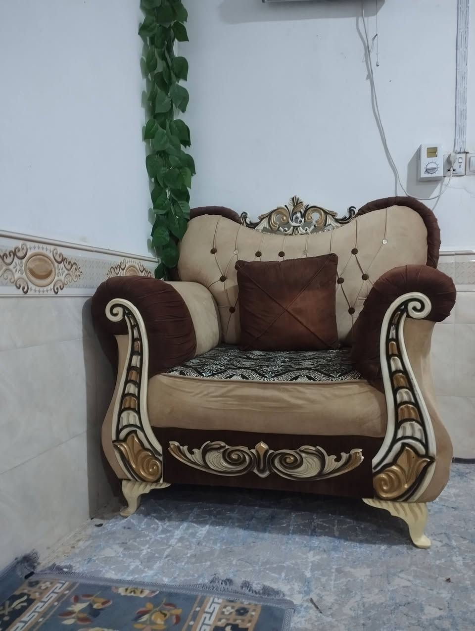 تخم قنفات 12نفر بيه قطعه زياده مع مخاد ووجوه للاستفسار ***********
