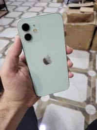 ايفون ١٢ العادي ذاكرة ١٢٨ بطارية ٧٧ بدون ملحقات فقط كيبل  الجهاز نضافت...