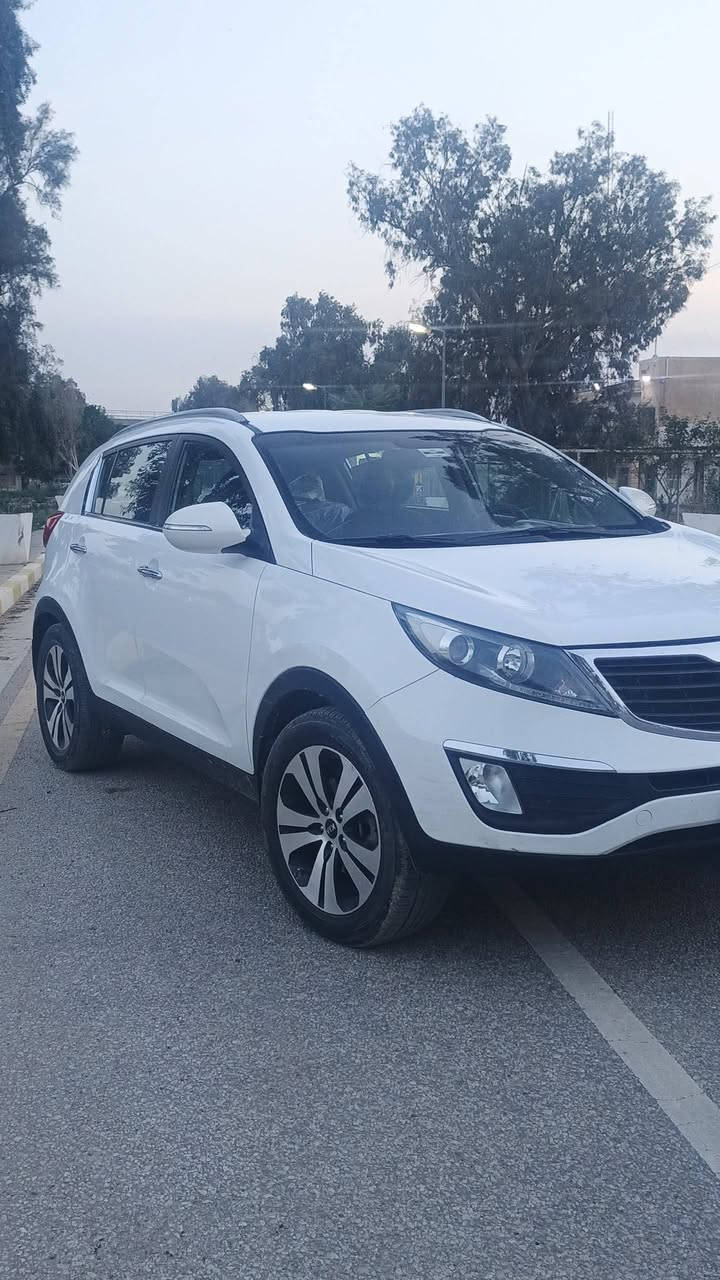 للبيع سبورتج موديل 2013 وراد خليجي السياره مكفوله كفاله عامه من كلشي من الصبغ والبارد والتبديل والضربه 
مكينه كير حداديه خير من الله رقم اربيل تريد تحويل تريد وكاله مواصفات كشن كهرباء تحكمات ستيرن أشاير ب المري وبعد مواصفات السعر مناسب لشراي يتصل وبالخدمه 
*********** مكاني بابل الكفل تحياتي للجميع 🫡
