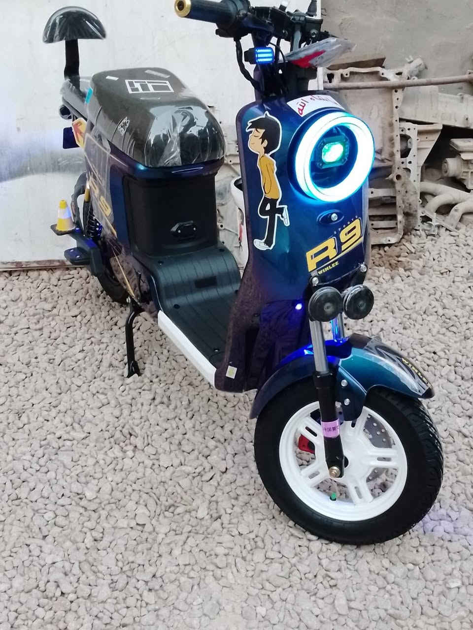 السلام عليكم دراجه للبيع ب 500 وبيها مجال***********
