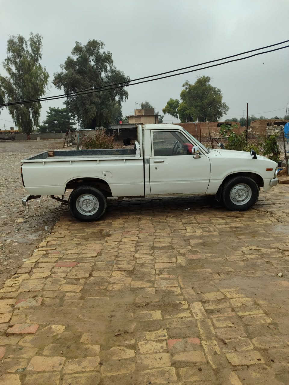 السلام عليكم بيك اب موديل 1980 نضيفه كير محرك شرط بطاقه بانزين رقم دولي جديد كهربائيات شقاله المكان كركوك العمل الشعبي للستفسار  التصال على الرقم ***********
