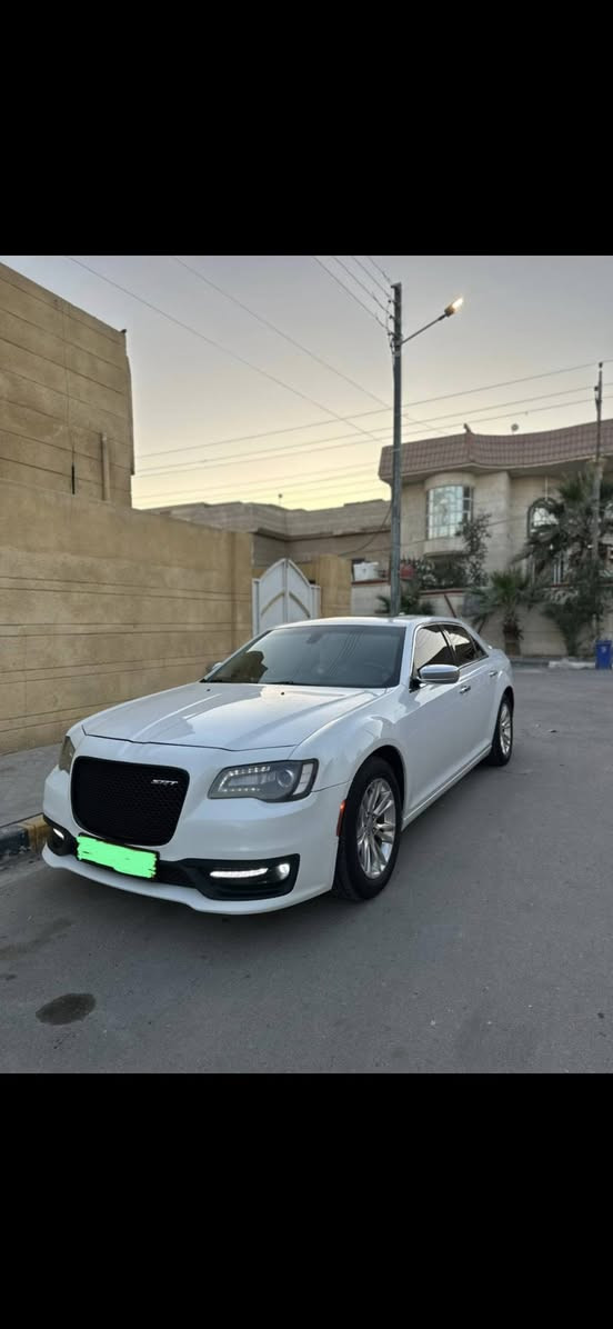 السلام عليكم اوباما لبيع مديل 2017 كفاله من الكص والصبغ فول موصفات c مكينه وكير 3600 بل كارتون تبريد ثلج كهربائيات كلها شغاله تخم تاير حداده جديده السيآره جاهزه من كلشي دواخل جديده مآبيها نقص ولأ برقي العنوآن البصرة السعر 115 الهاتف ***********
